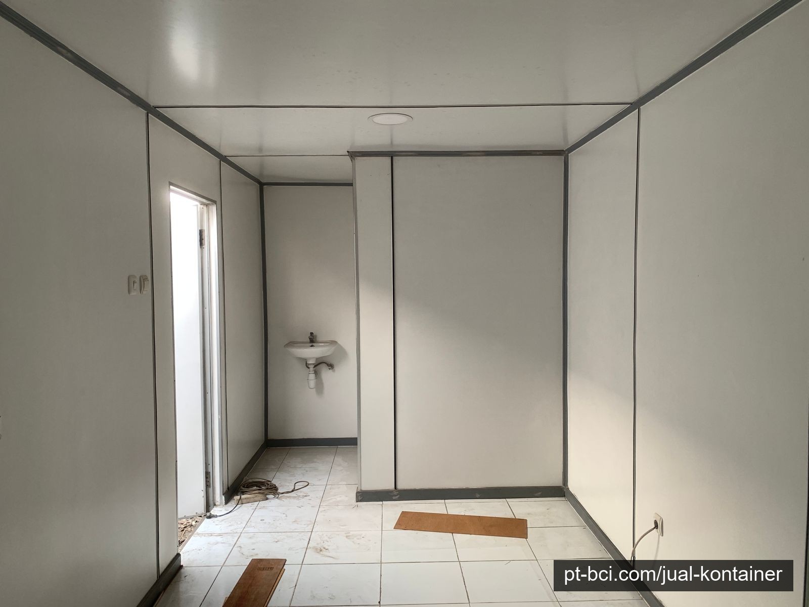 Office Container 20ft (Standar) – BCI Group ContainerPlus