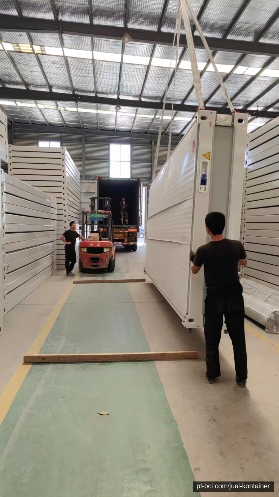 Dry Container 20ft Bekas (Cargo Worthy) – BCI Group ContainerPlus